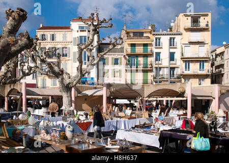 Frankreich, Cote d Azur, Cannes, Antiquitätenmarkt am Hotel Splendide Banque D'Images