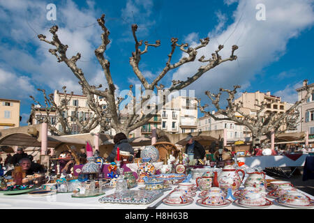 Frankreich, Cote d Azur, Cannes, Antiquitätenmarkt am Hotel Splendide Banque D'Images