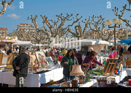 Frankreich, Cote d Azur, Cannes, Antiquitätenmarkt am Hotel Splendide Banque D'Images