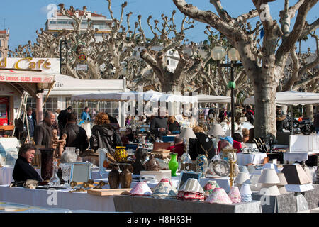 Frankreich, Cote d Azur, Cannes, Antiquitätenmarkt am Hotel Splendide Banque D'Images