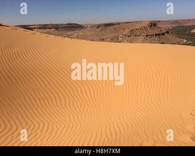 Désert vide illimité panorama de l'Afrique du Nord, l'Algérie Béchar Taghit sable désert Banque D'Images