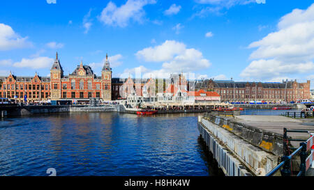 Amsterdam Centraal Station Stationsplein Amsterdam Banque D'Images