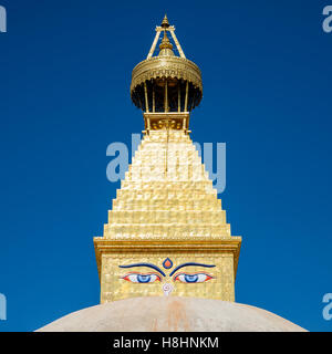 Stupa Boudhanath à Katmandou, au Népal. Le dessus a été reconstruit depuis 2015 tremblement de terre au Népal. Banque D'Images