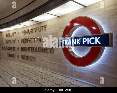 Londres - Frank Pick cocarde dévoilée à Piccadilly Circus Banque D'Images