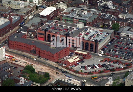 Une vue aérienne de Wolverhampton Central de Police et Express et star des bureaux à West Midlands England Uk 1999 Banque D'Images