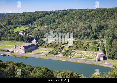 Vue aérienne chateau freyr, le long de la meuse près de dinant en belgique Banque D'Images