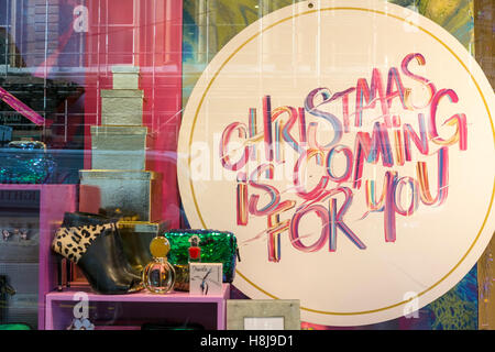 Affichage de vitrine de Noël, Manchester, Royaume-Uni. Banque D'Images