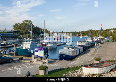 La ville de Tobermory est une petite collectivité située à la pointe nord de la péninsule Bruce, en Ontario, au Canada Banque D'Images