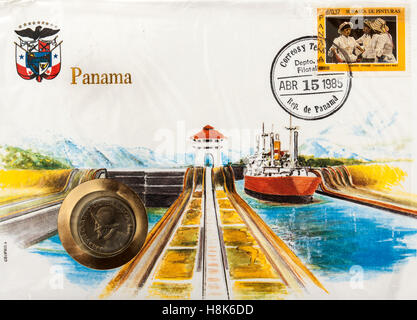 1985 Premier jour Coin couvrir de Panama, avec le canal de Panama et un coin avec portrait de Vasco de Balboa. Banque D'Images