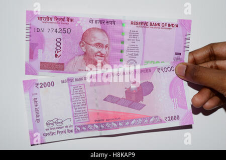 2000 Indian Rupees billets argent avant et arrière Banque D'Images