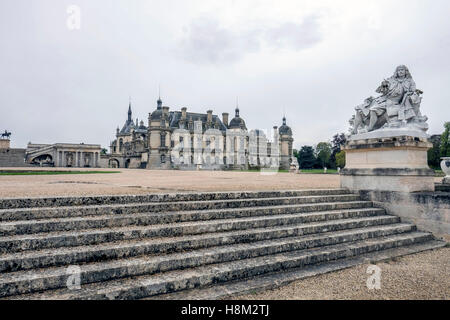 Le Château de Chantilly est un château historique situé dans la ville de Chantilly, France. Banque D'Images