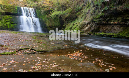 Sgwd oisans gwyn cascades dans les Brecon Beacons, Pays de Galles, Royaume-Uni Banque D'Images