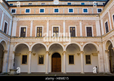 Palazzo Ducale, maisons Galleria Nazionale delle Marche, Urbino, Marches, Italie Banque D'Images