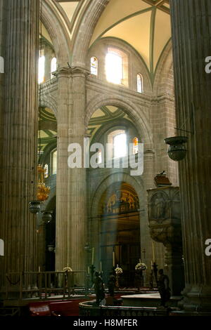 Intérieur de la cathédrale métropolitaine de Mexico Banque D'Images