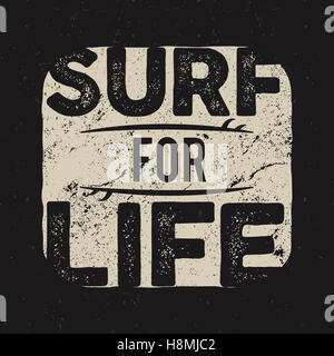 Vintage t-shirt apparel design graphique pour le surf company. Retro surf tee design. L'utiliser comme bannière web, affiches, de la publicité ou de l'imprimer. été surfer avec des planches. Couleurs rétro. Banque D'Images