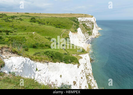 Les falaises blanches de Douvres, dans le Kent au sud-est de l'Angleterre les photos prises depuis le sentier des douaniers Banque D'Images