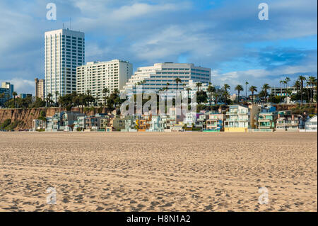 Maisons sur la plage de Santa Monica en Californie Banque D'Images