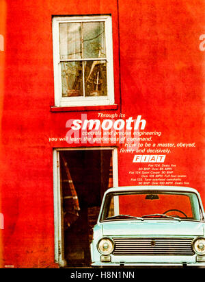 1960 Fiat 124 Publicité Publicité magazine voitures. Banque D'Images