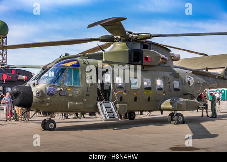 Merlin HC3A (hélicoptère AgustaWestland AW101) en exposition statique Banque D'Images