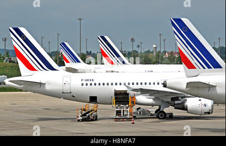 Les avions Air France Aéroport Roissy Charles de Gaulle terminal 2 Paris France Banque D'Images