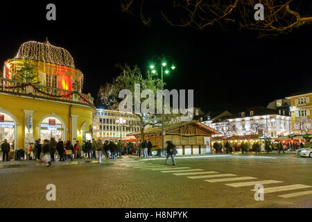 Marché de Noël, la Piazza Walther, Bolzano, Trentin-Haut-Adige, Italie, Europe Banque D'Images