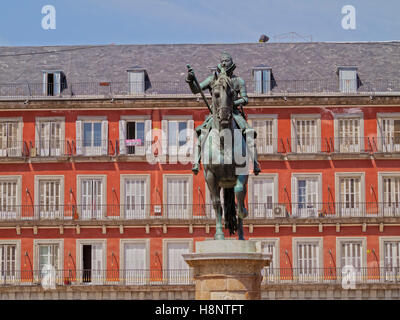 Espagne, Madrid, voir de la Philip III Monument sur la Plaza Mayor. Banque D'Images