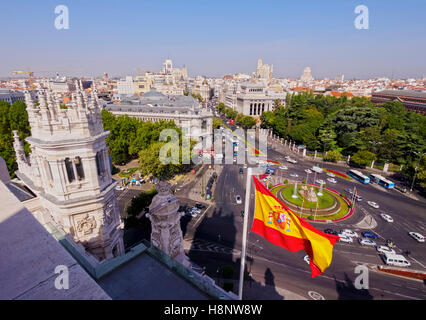 Espagne, Madrid, augmentation de la vue sur la Plaza de Cibeles vu de la Cybèle Palace. Banque D'Images