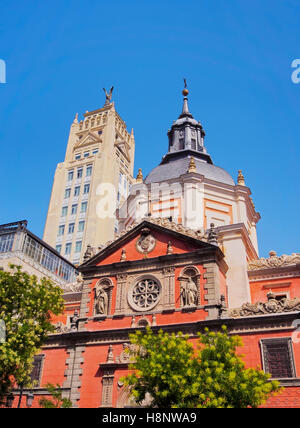 Espagne, Madrid, la rue Alcala, vue de l'église de San Jose. Banque D'Images