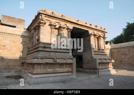 Entrée privée, Deivanayaki Amman de culte, à proximité de Temple d'Airavatesvara, Darasuram, Tamil Nadu, Inde. Banque D'Images