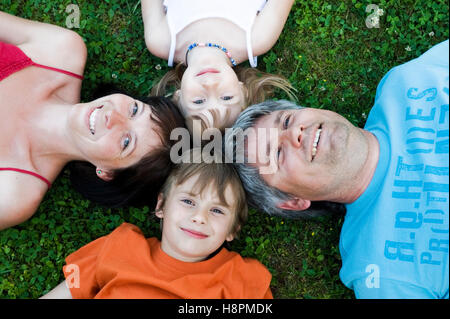 Portrait de famille, parents et enfants Banque D'Images