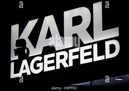 Logo das der Marke 'Karl Lagerfeld', Berlin. Banque D'Images