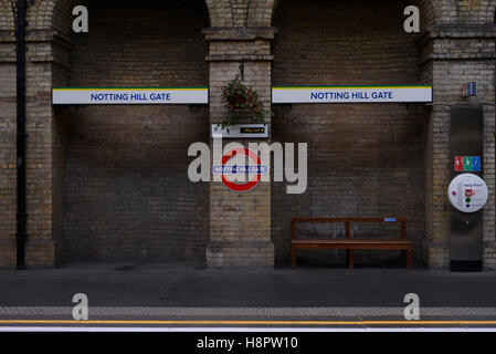 La station de métro Notting Hill Gate, London UK Banque D'Images