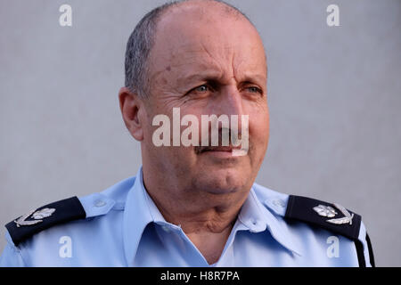 Kiryat Ata, Israël le 15 novembre 2016. Jamal Hakroush la première Arabe Musulmane Sous-commissaire de police d'Israël au centre de formation de la Police à Kiryat Ata, le nord d'Israël le 15 novembre 2016. La police israélienne a longtemps eu une mauvaise relation avec les citoyens arabes qui sont sous-représentés sur la force, mais sur-représentés dans les statistiques sur la criminalité. Credit : Eddie Gerald/Alamy Live News Banque D'Images