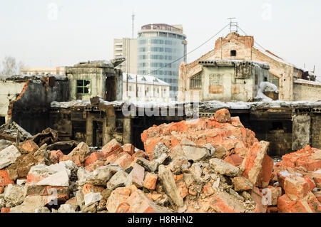 Bâtiment démoli d'usine à Tyumen Banque D'Images