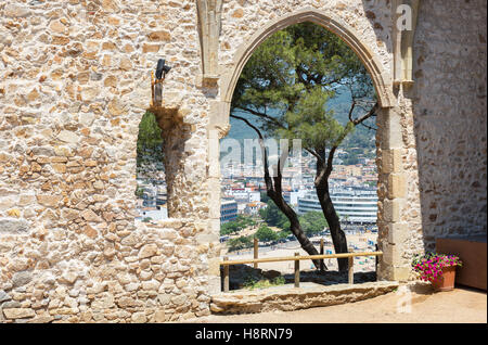 Tossa de Mar vue de l'ancienne église en ruine. Costa Brava , Espagne Banque D'Images