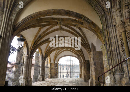 Église Iglesia De Santa María À Laredo, Cantabrie, Espagne, Europe Banque D'Images