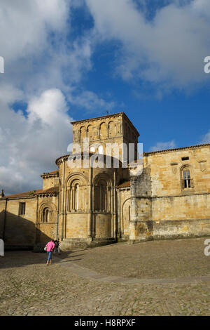 Église de la Collégiale de Santa Juliana de Santillana del Mar, Espagne, Cantabria, Europe Banque D'Images
