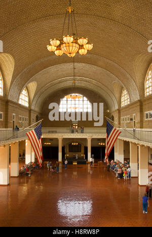 Grande salle, Ellis Island Immigration Museum, Statue of Liberty National Monument, New York Banque D'Images