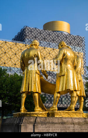 Les Golden Boys, Centenary Square, Birmingham, West Midlands, England, Royaume-Uni Banque D'Images