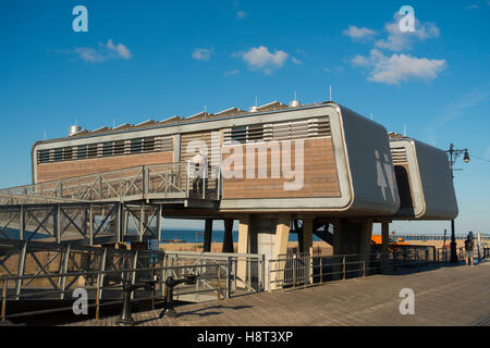 De nouvelles salles de bains sur la plage de Coney Island Brooklyn NY Banque D'Images