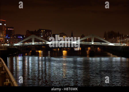 Squiggly Bridge River Clyde glasgow Tradeston Bridge Banque D'Images