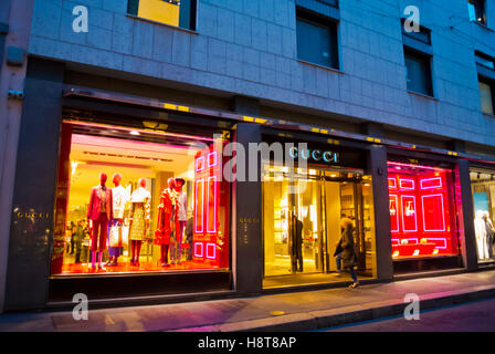 Boutique Gucci, Via Monte Napoleone,Quadrilatero D'oro, Milan, Lombardie, Italie Banque D'Images