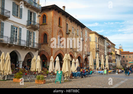 Piazza della Vittoria, Pavie, Lombardie, Italie Banque D'Images