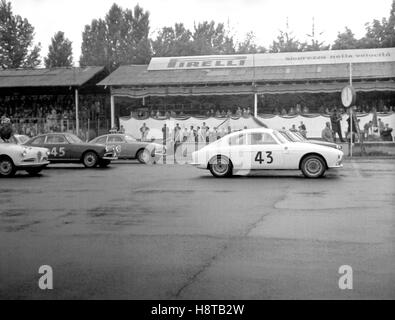 1956 GP ITALIEN TOURING CARS 2 GRILLE Banque D'Images