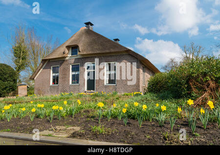 Maison de campagne typiquement néerlandais aux Pays-Bas, Giethoorn Banque D'Images