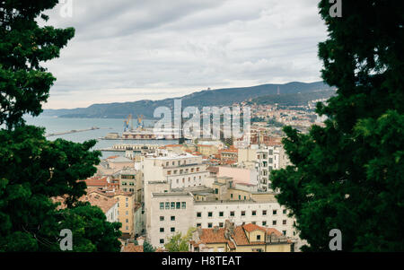 Panorama de Trieste dans le Frioul-Vénétie julienne sur la mer Adriatique, l'Italie, l'Europe Banque D'Images