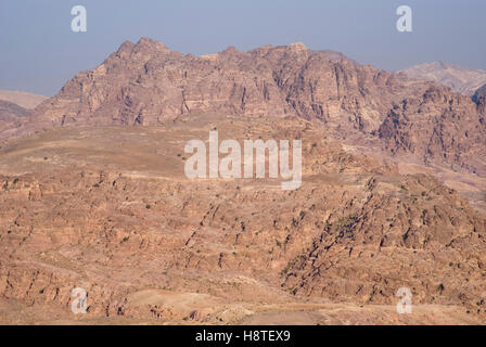 Petra montagnes dans le lever du soleil la lumière, South Jordan Banque D'Images
