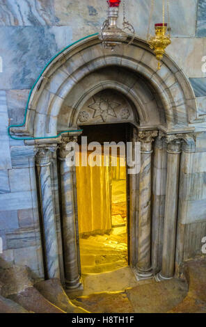 L'entrée de la crypte et grottes de l'église de la Nativité Banque D'Images