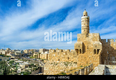 Le haut minaret de la mosquée ottomane, situé à l'intérieur de la Tour de David, Jérusalem, Israël. Banque D'Images