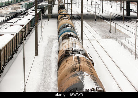 Les trains de fret en hiver Banque D'Images